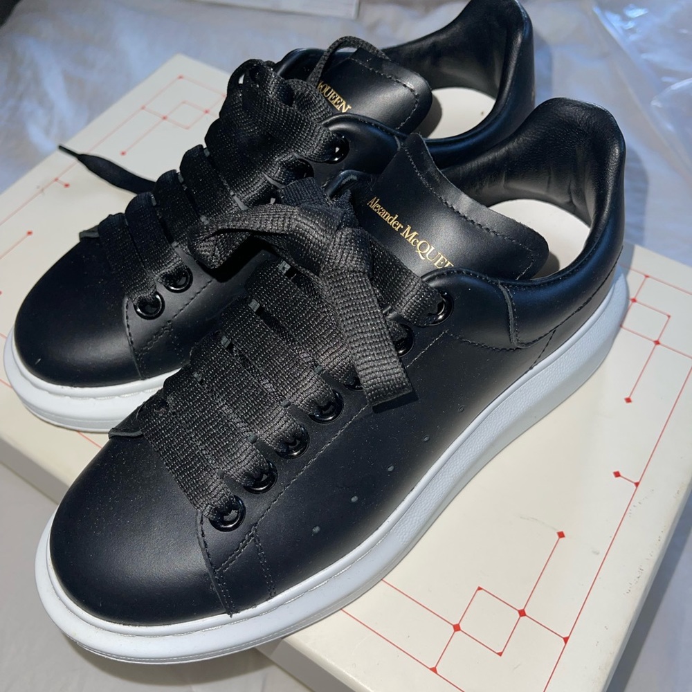 Worn only once, almost new